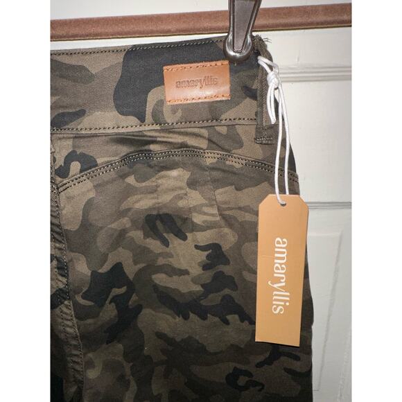 Amaryllis Joggers Size 6 (24x27) Lexi Muted Camo Zipper Pockets Stretchy - Picture 3 of 11